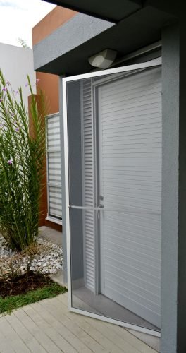 mosquiteros-puertas2-1